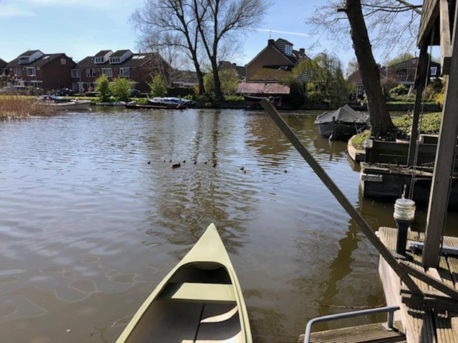 Gezellige Pipo Met Grote Schommel Aan Het Water Villa Medemblik Exterior photo