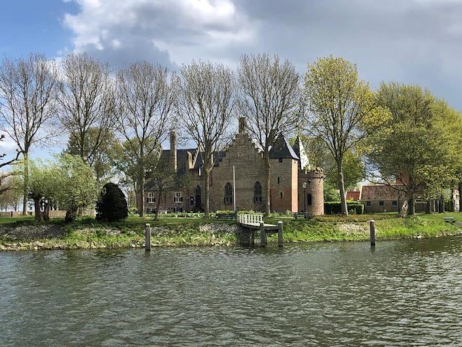 Gezellige Pipo Met Grote Schommel Aan Het Water Villa Medemblik Exterior photo